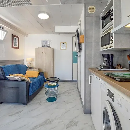 1 Bedroom Beautiful In Дом отдыха *