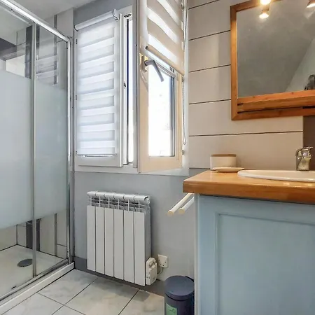 1 Bedroom Beautiful In Дом отдыха Ривду-Плаж